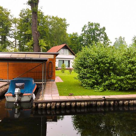Ferienhaus Direkt An Der Spree Mit Whirlpool Und Sauna Берлин Екстериор снимка