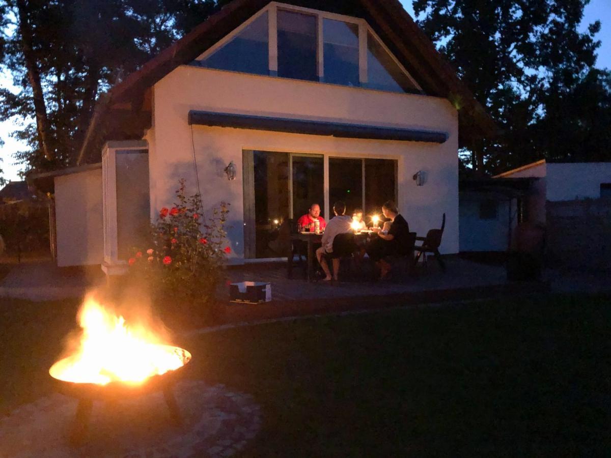 Ferienhaus Direkt An Der Spree Mit Whirlpool Und Sauna Берлин Екстериор снимка